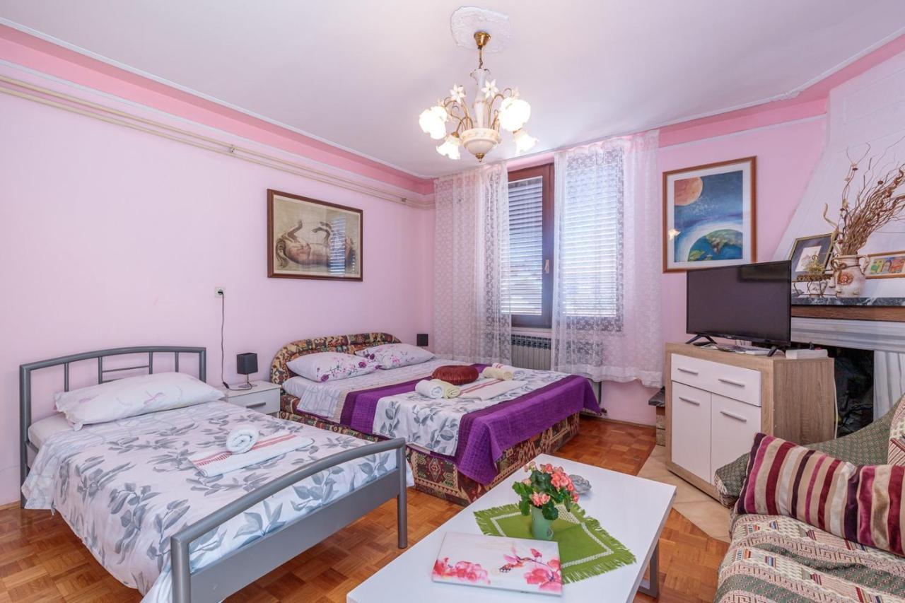 Apartments Volte Rovigno Exterior photo