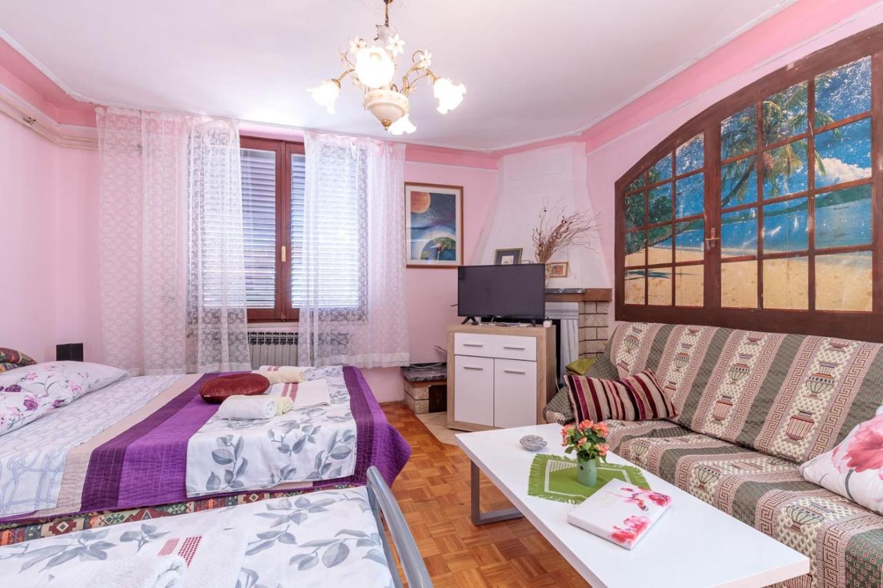 Apartments Volte Rovigno Exterior photo